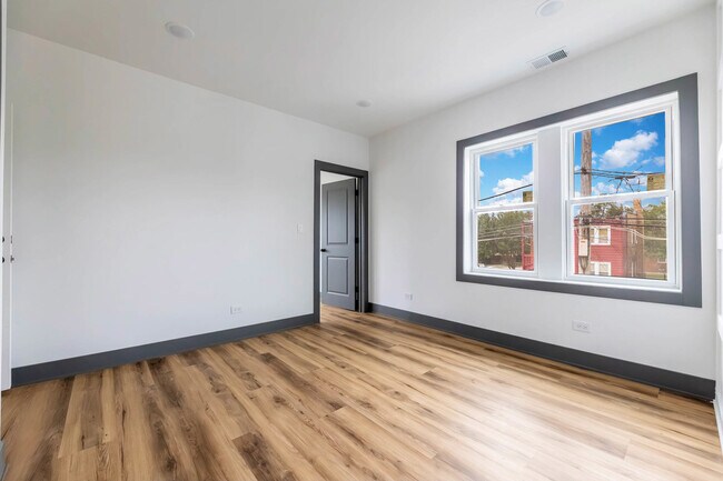 Foto del edificio - 7642 S Throop St