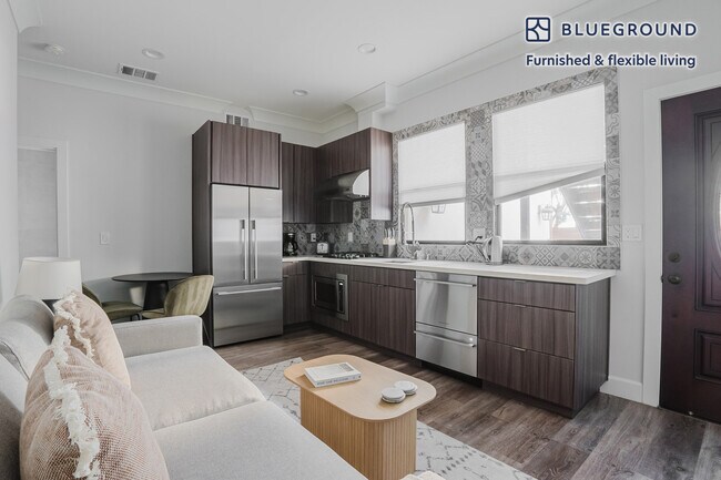 Foto del edificio - 715 Everett Ave