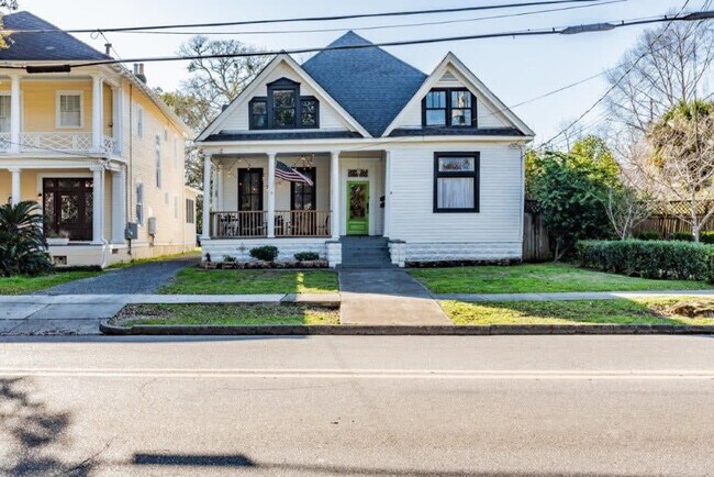 Building Photo - 57 N Ann St