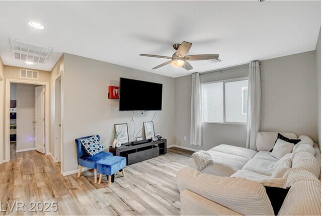 Foto del edificio - 1014 Solemn Cactus Ave