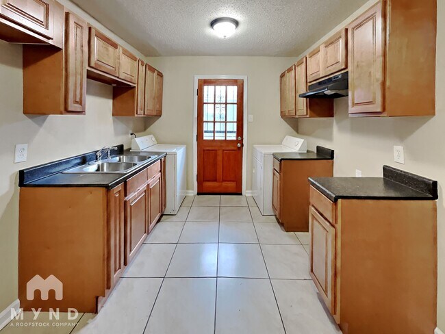 Foto del edificio - 1457 Cooper St