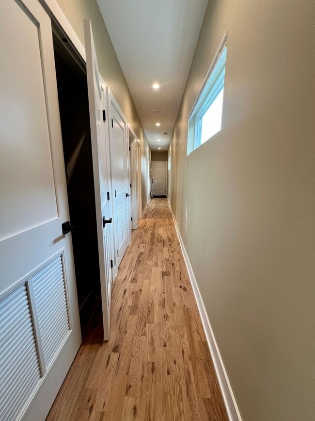 Building Photo - 4231 S Champlain Ave