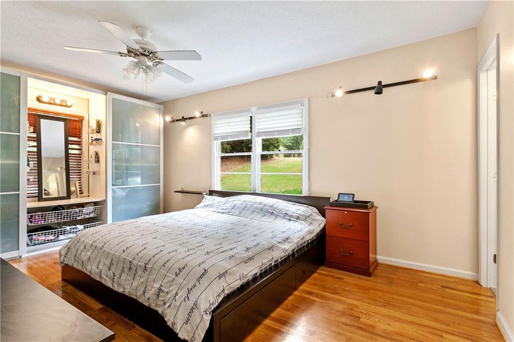 Building Photo - 159 Interlochen Dr NE
