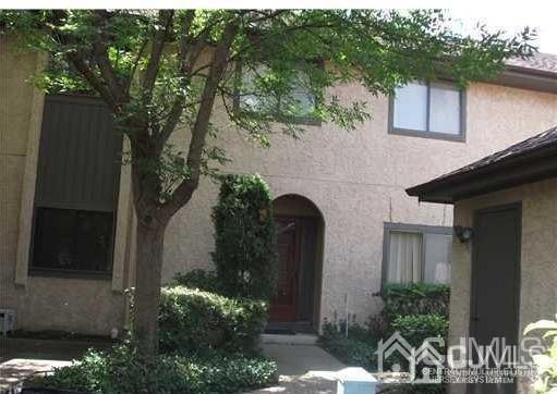 Foto principal - 42 Ashford Dr