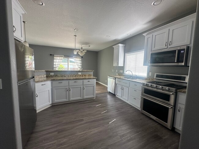 kitchen - 855 Virginia Dr