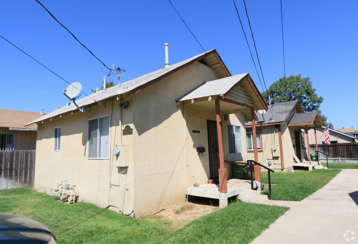 Building Photo - 410 E Elm St