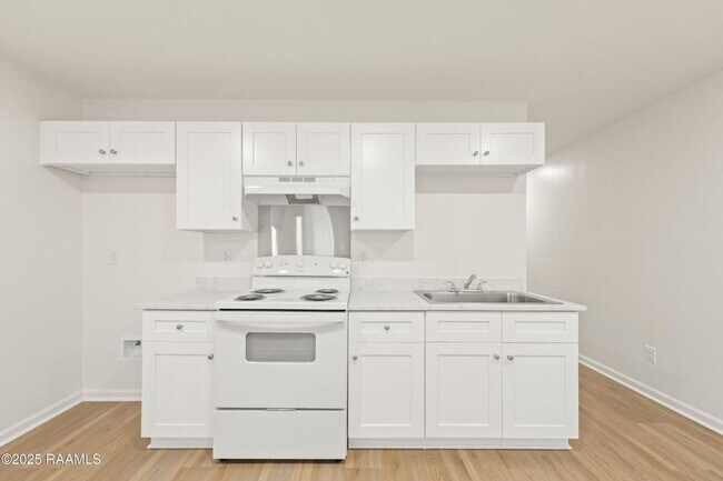 Foto del edificio - FOR RENT in LAFAYETTE!