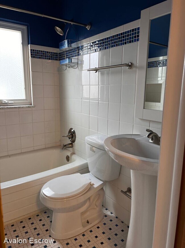 Building Photo - 4 br, 2.5 bath House - 21981 Robinhood