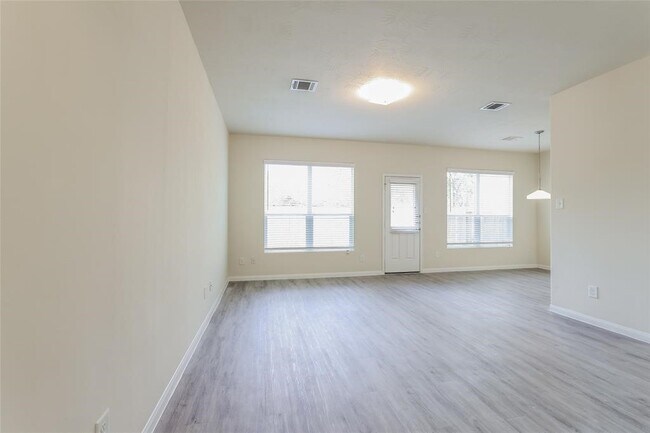 Foto del edificio - 5814 Northern Oak St