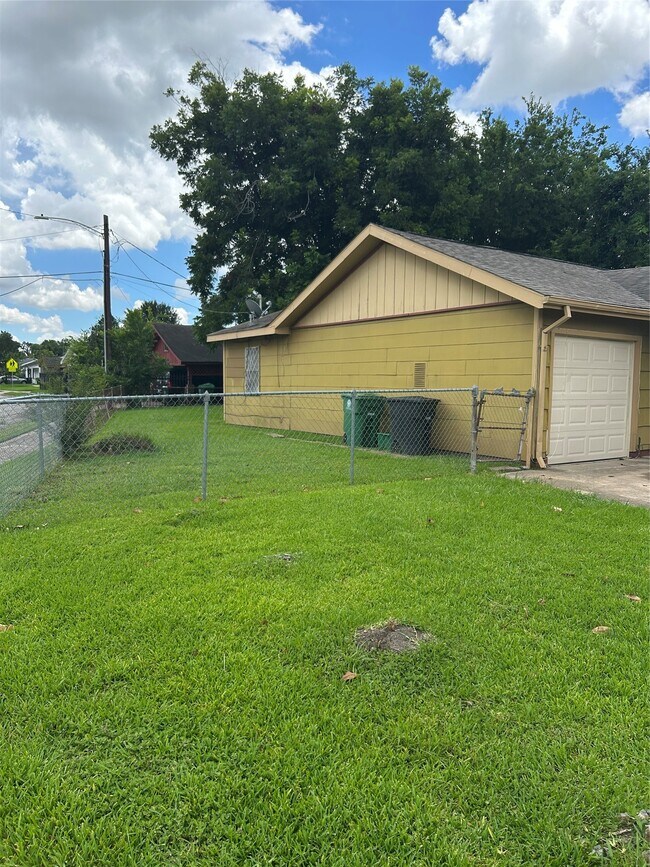 Foto del edificio - 1407 Silverdale St