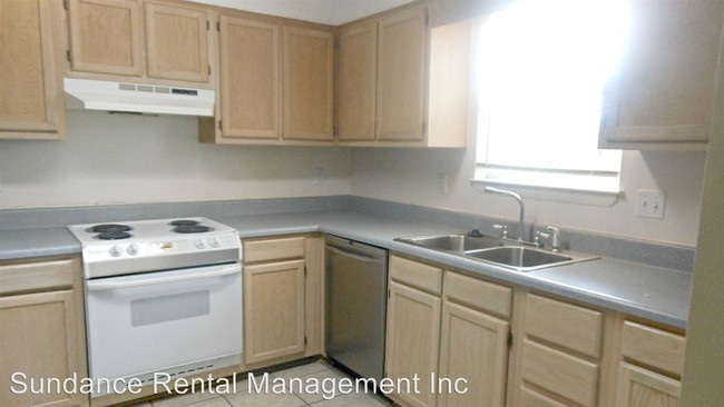 Building Photo - 573 E Timberlake Dr