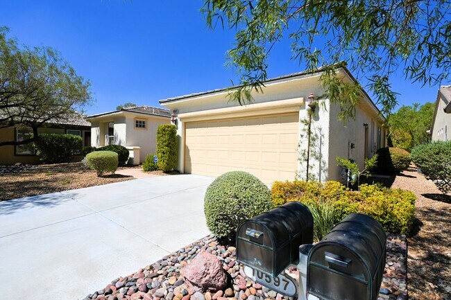 Building Photo - Siena Golf Course Home for Rent! Amazing 55+ Community!