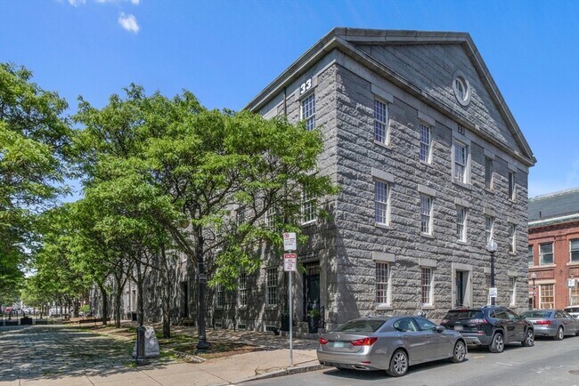 Foto del edificio - 33 3rd Ave