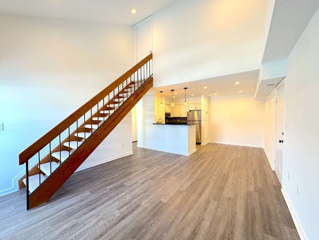 Foto del edificio - Stunning Top-Floor Penthouse Condo – Loaded with Luxury Upgrades!