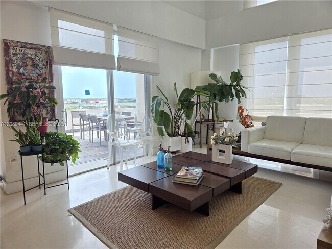 Foto del edificio - 2400 SW 27th Ave