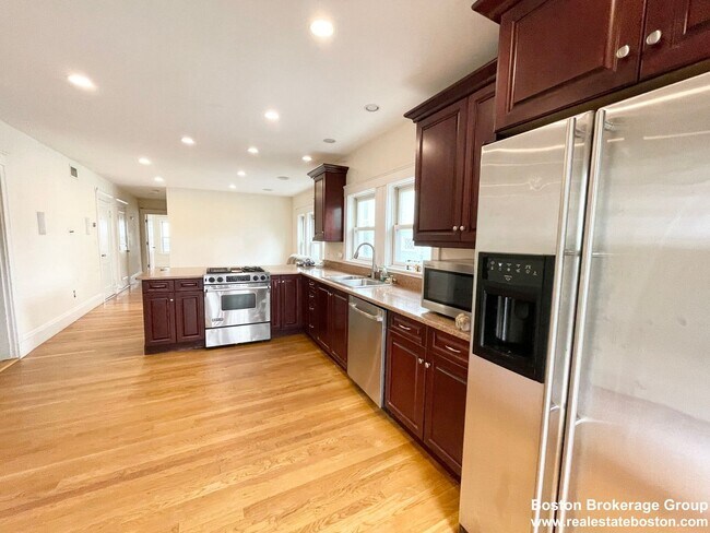 Foto del edificio - Great Mission Hill 4-Bed