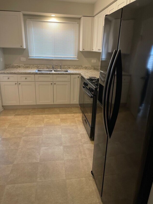 Foto del edificio - AVAILABLE NOW!  - 609 Delles Rd, Wheaton, ...