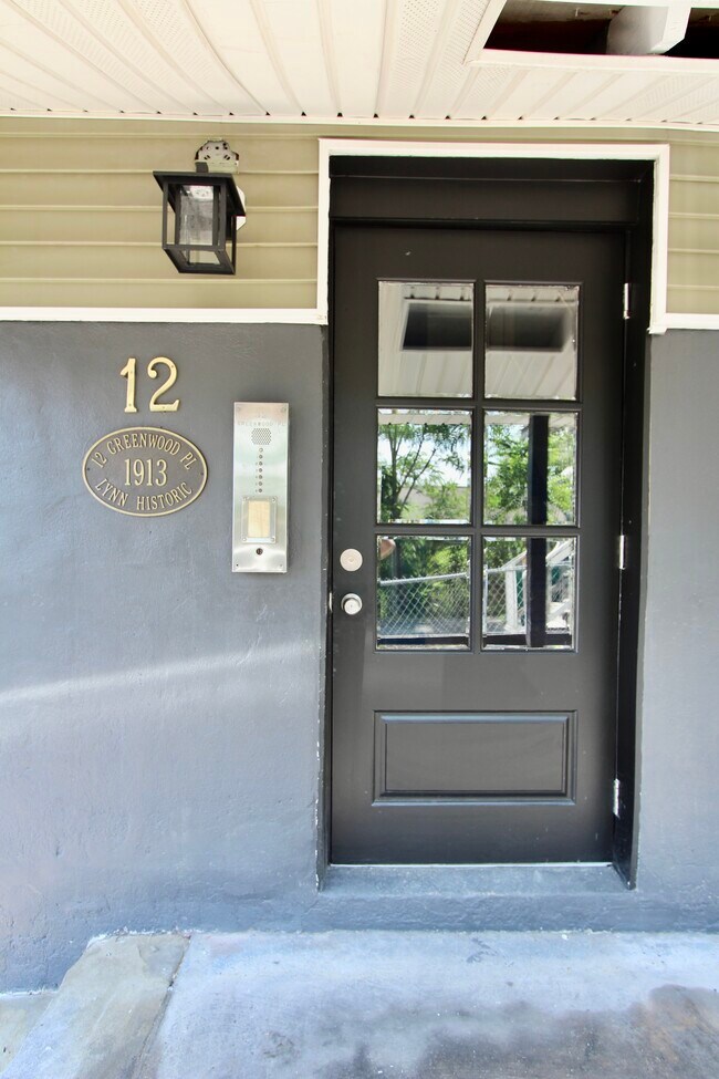 Foto del edificio - 12 Greenwood Pl