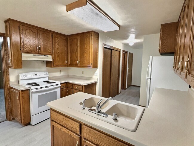 Building Photo - 3181 Westowne Ct
