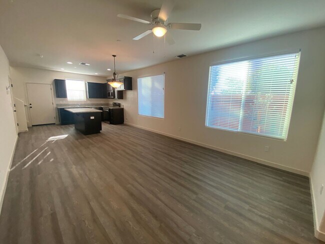 Foto del edificio - Newer Construction 4 Bedroom 2.5 Bath Home...