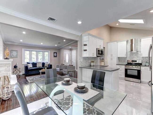 Foto del edificio - 279 Haypath Rd