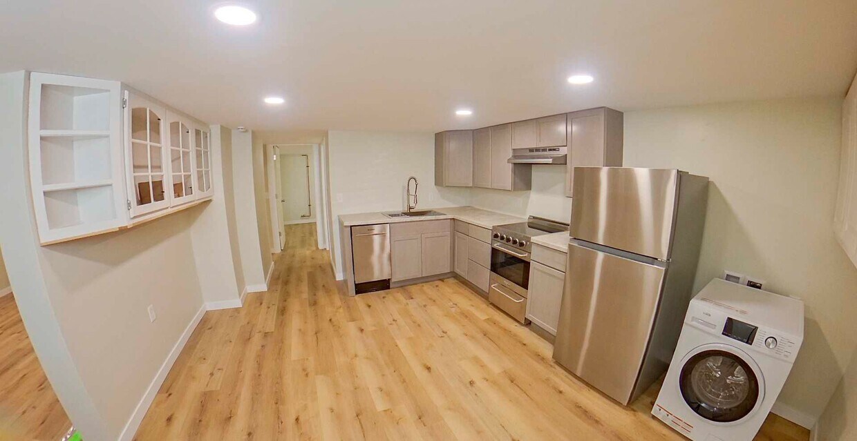 Foto principal - Newly Updated! + Stainless Steal Appliance...