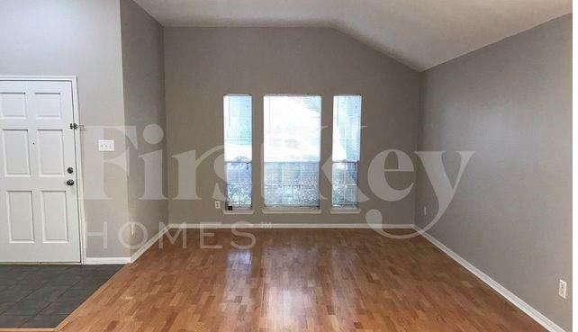 Foto del edificio - 7303 Colony Bend Ln