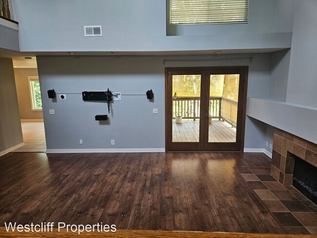 Building Photo - 4 br, 2.5 bath House - 24802 Forest Knoll Ln