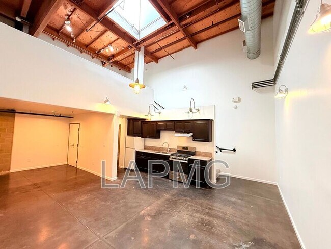 Foto del edificio - 1734 N Main St