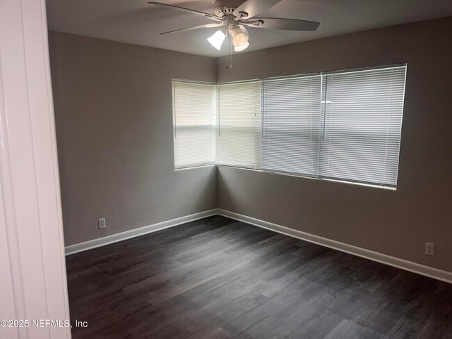 Foto del edificio - 6060 Mizzell Dr