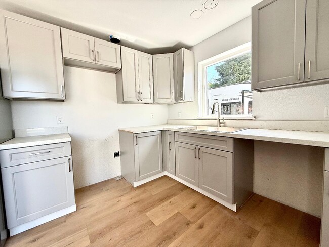 Building Photo - 1950 11th St