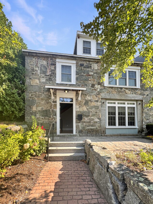 Primary Photo - Historic River Condo