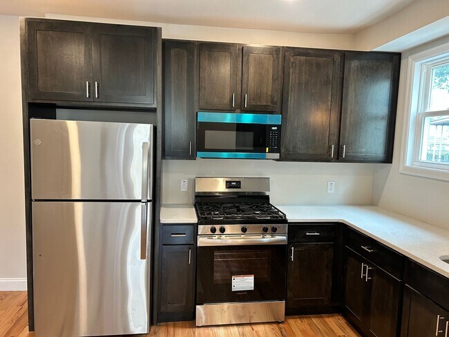 Foto del edificio - 414-416-416 Ridgeway St