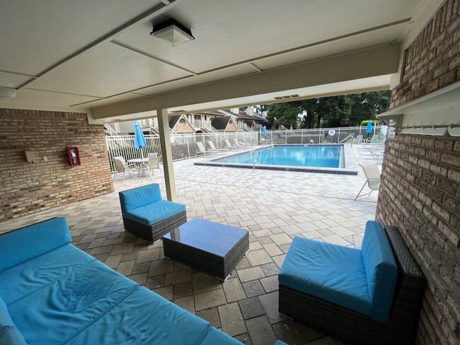 Pool Area 2 - 5001 Grande Dr