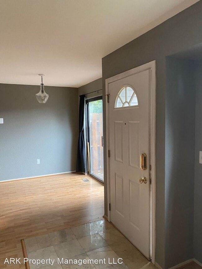 Building Photo - 2 br, 1.5 bath House - 24721 Primrose