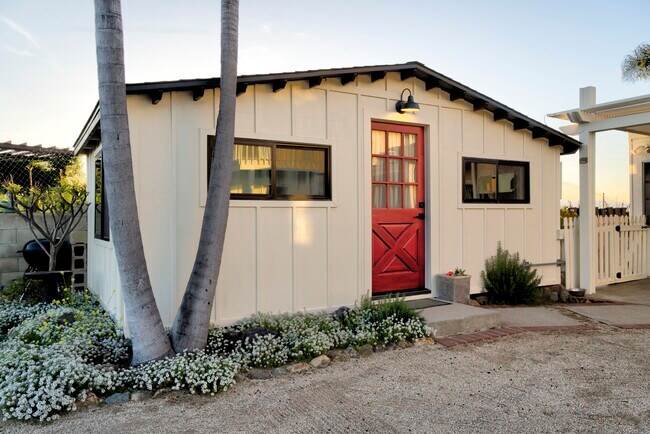 Building Photo - 5935 Redondo Dr