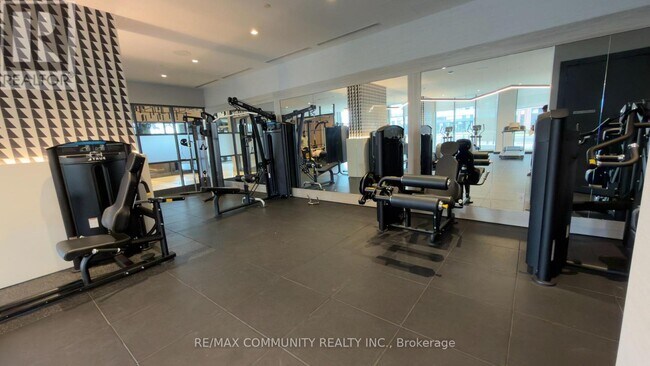Photo du bâtiment - 2545 Simcoe St N