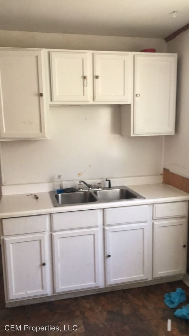Building Photo - 3 br, 1 bath House - 225 Weyl Street