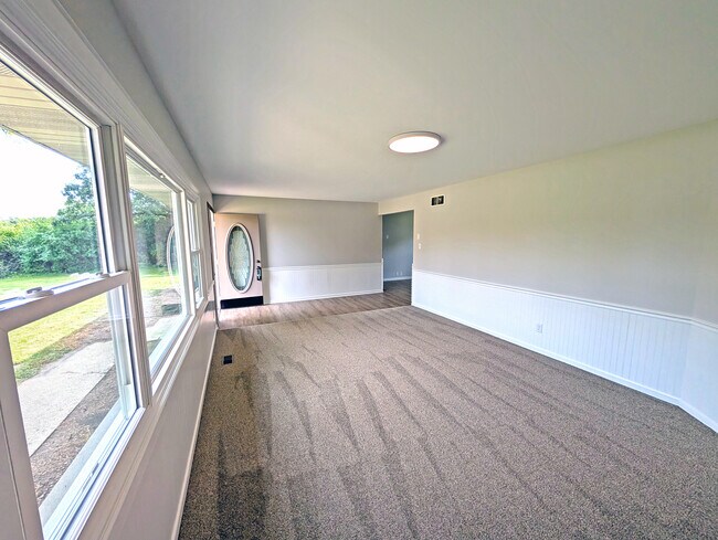 Foto del edificio - 23209 W Mound Rd