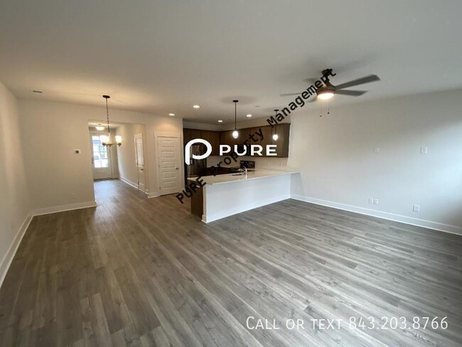 Building Photo - 3 bed 2.5 bath available now!!! North Char...