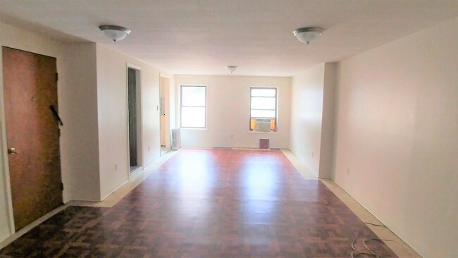 Building Photo - 503 Hicks St