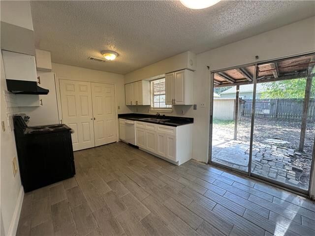 Foto del edificio - 57426 Oak Ave