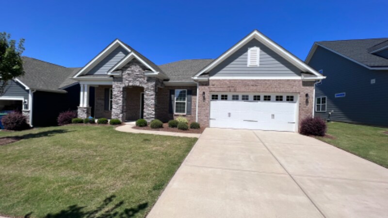 Foto principal - 108 Barberry Dr