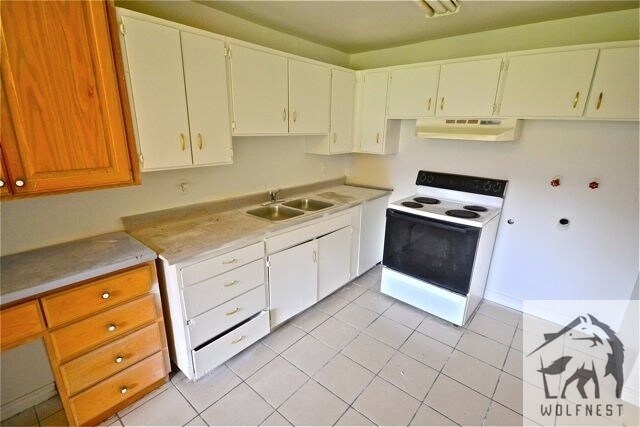 Primary Photo - 1610 W Ivy Cir