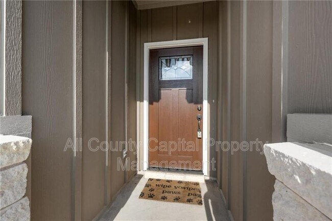 Foto del edificio - 227 Everglade Dr