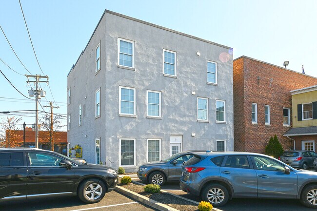 Foto del edificio - 8 Greene Ave