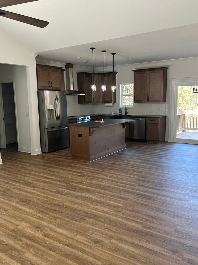 Foto del edificio - 135 Autumn Ridge