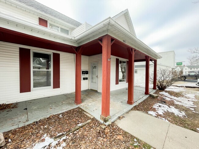 Building Photo - 415 N Washington St