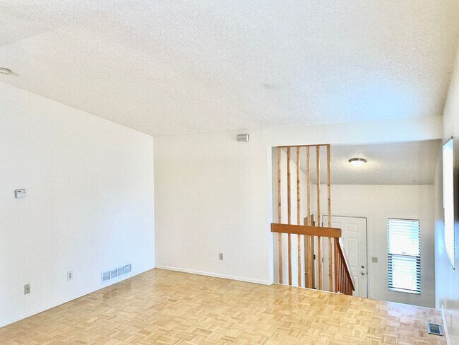 Foto del edificio - Lovely 3 Bedroom in Fountain Valley