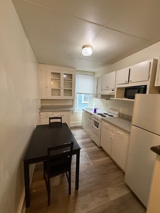 Foto del edificio - Studio Apartment Available Now